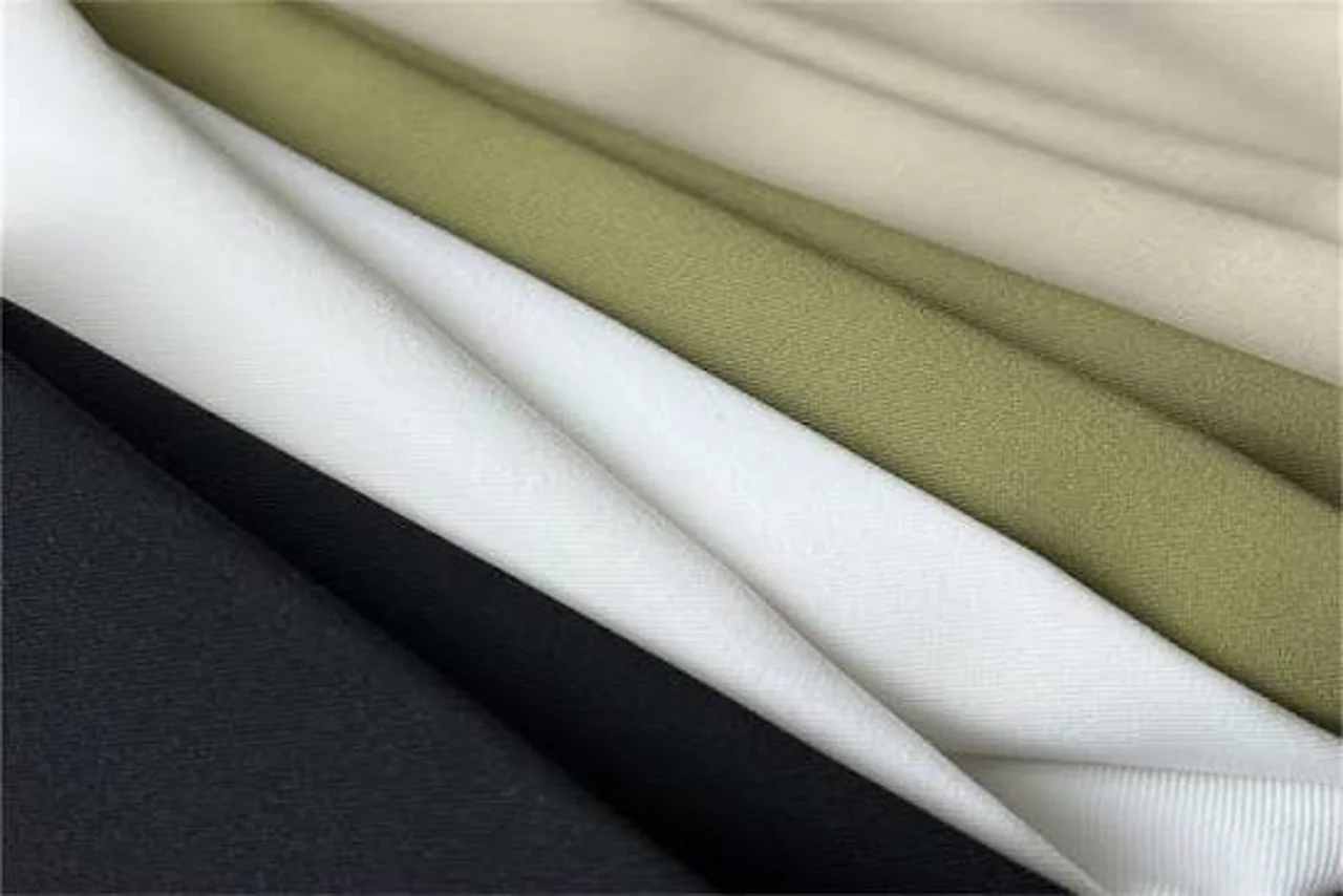 مقایسه پارچه نخی، ابریشم و ساتن؛ کدام روسری را انتخاب کنیم؟